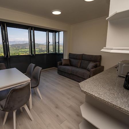 Apartamentos Turisticos Palacio De Meras Tineo Zewnętrze zdjęcie