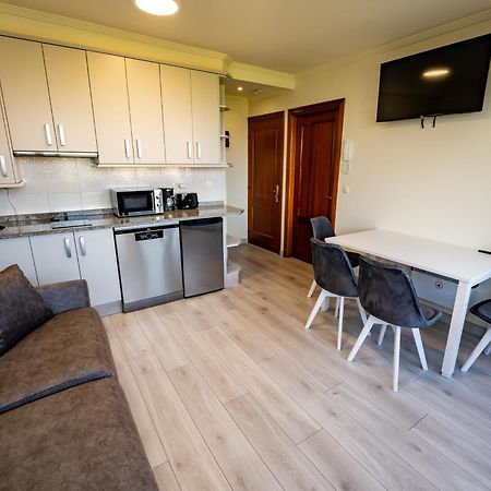 Apartamentos Turisticos Palacio De Meras Tineo Zewnętrze zdjęcie