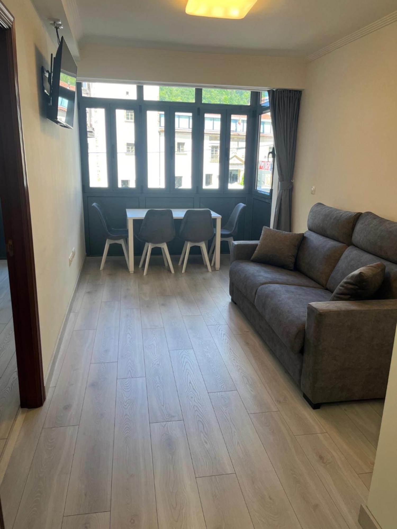 Apartamentos Turisticos Palacio De Meras Tineo Zewnętrze zdjęcie