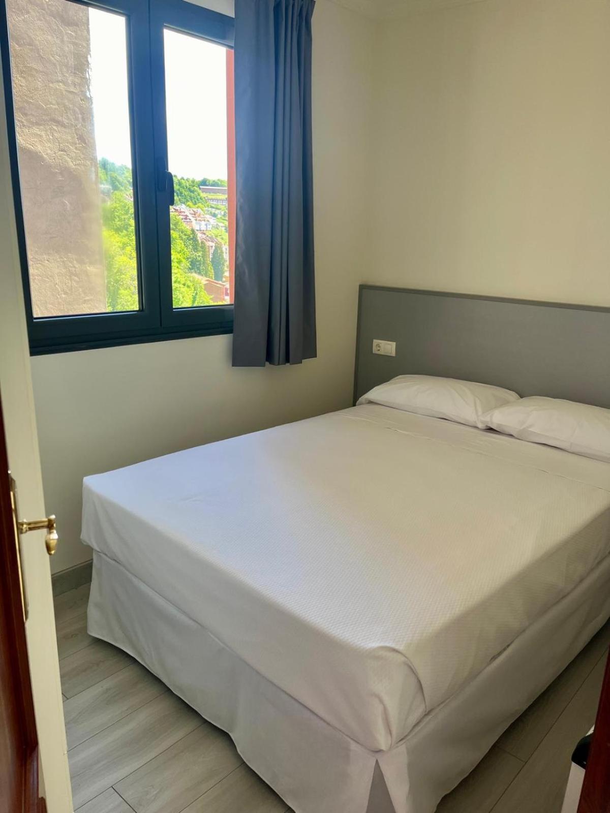 Apartamentos Turisticos Palacio De Meras Tineo Zewnętrze zdjęcie